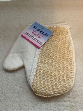 Exfoliating Bath Mitt in Cream & White